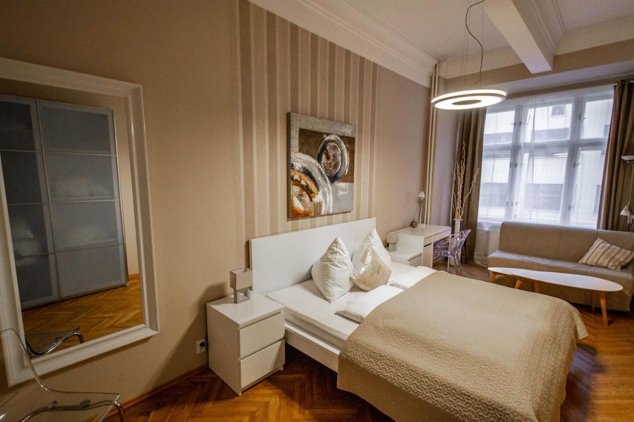Design Apartment By Ruterra Прага Екстер'єр фото