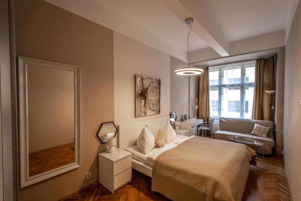 Design Apartment By Ruterra Прага Екстер'єр фото